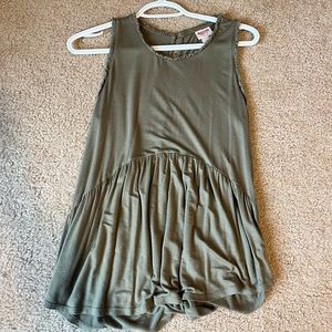 Flowy green tank